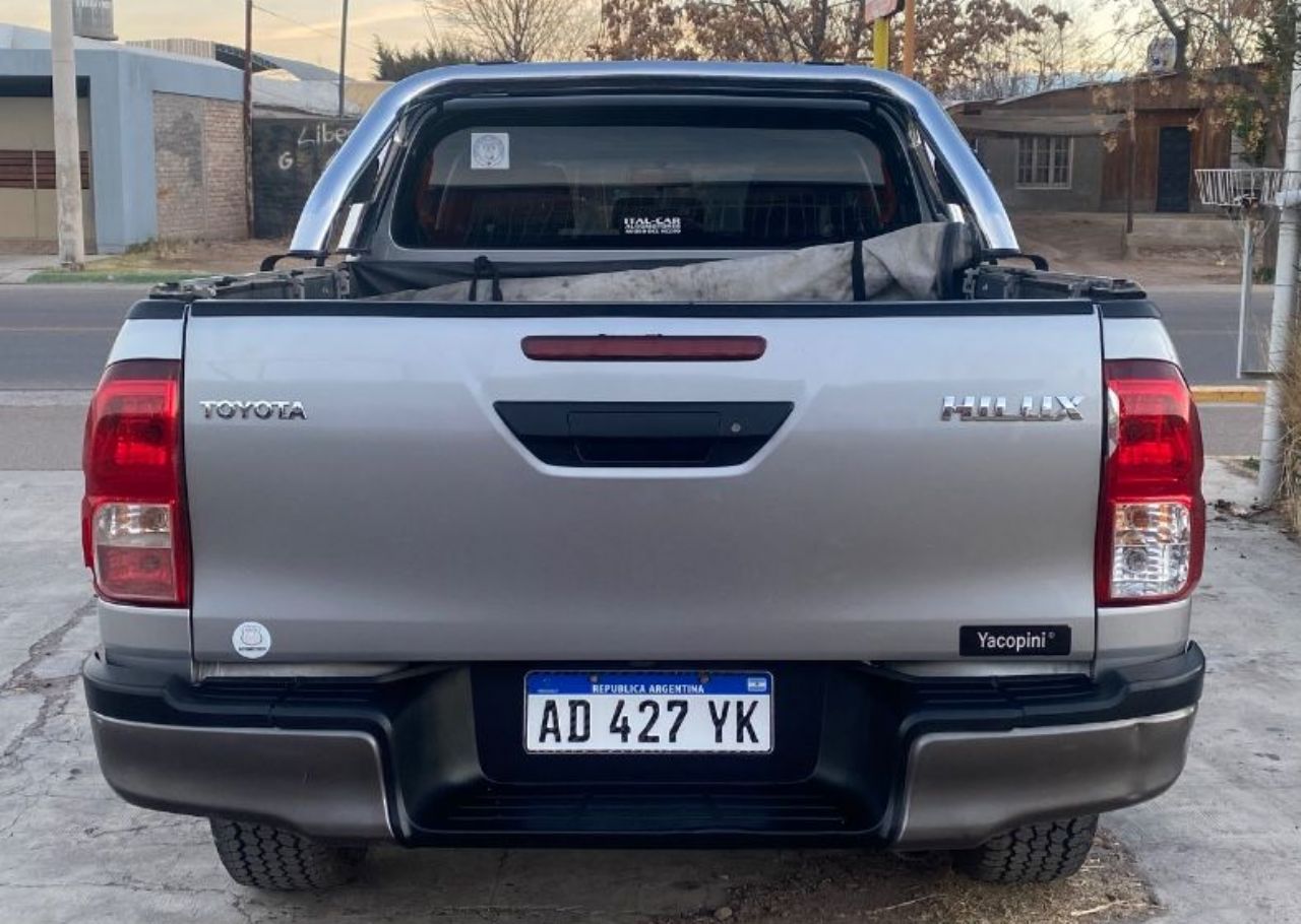 Toyota Hilux Usada Financiado en Mendoza, deRuedas