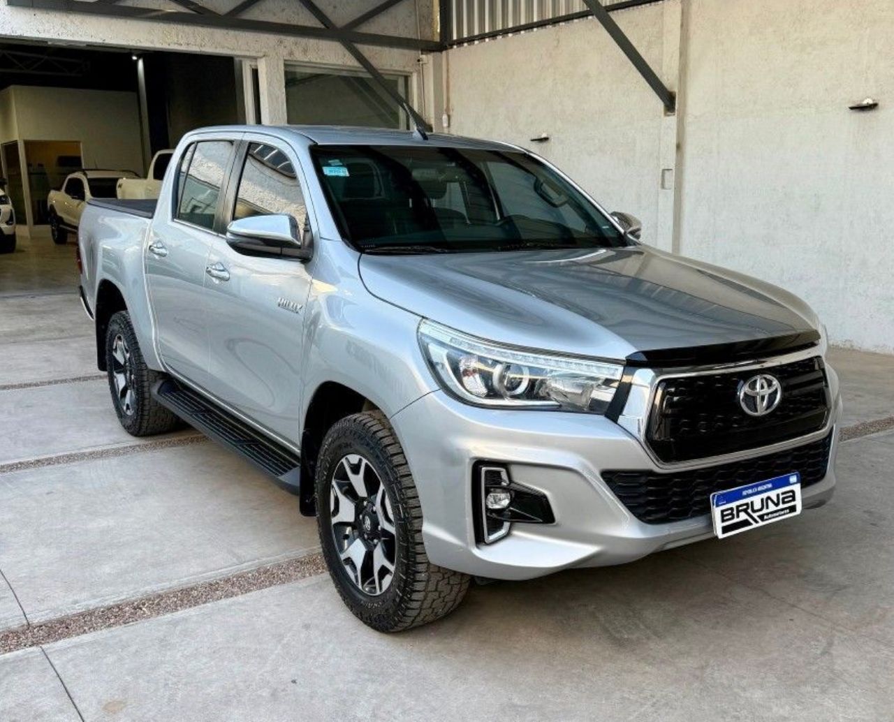 Toyota Hilux Usada Financiado en Mendoza, deRuedas