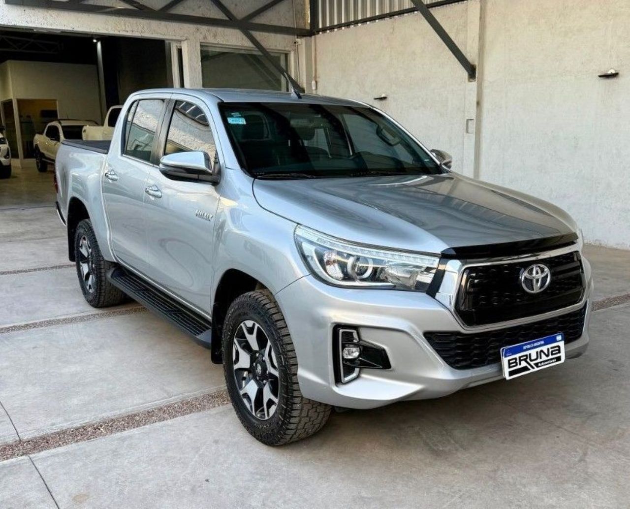 Toyota Hilux Usada Financiado en Mendoza, deRuedas