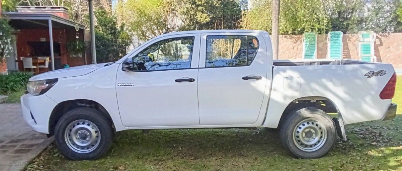 Toyota Hilux Usada en Córdoba, deRuedas
