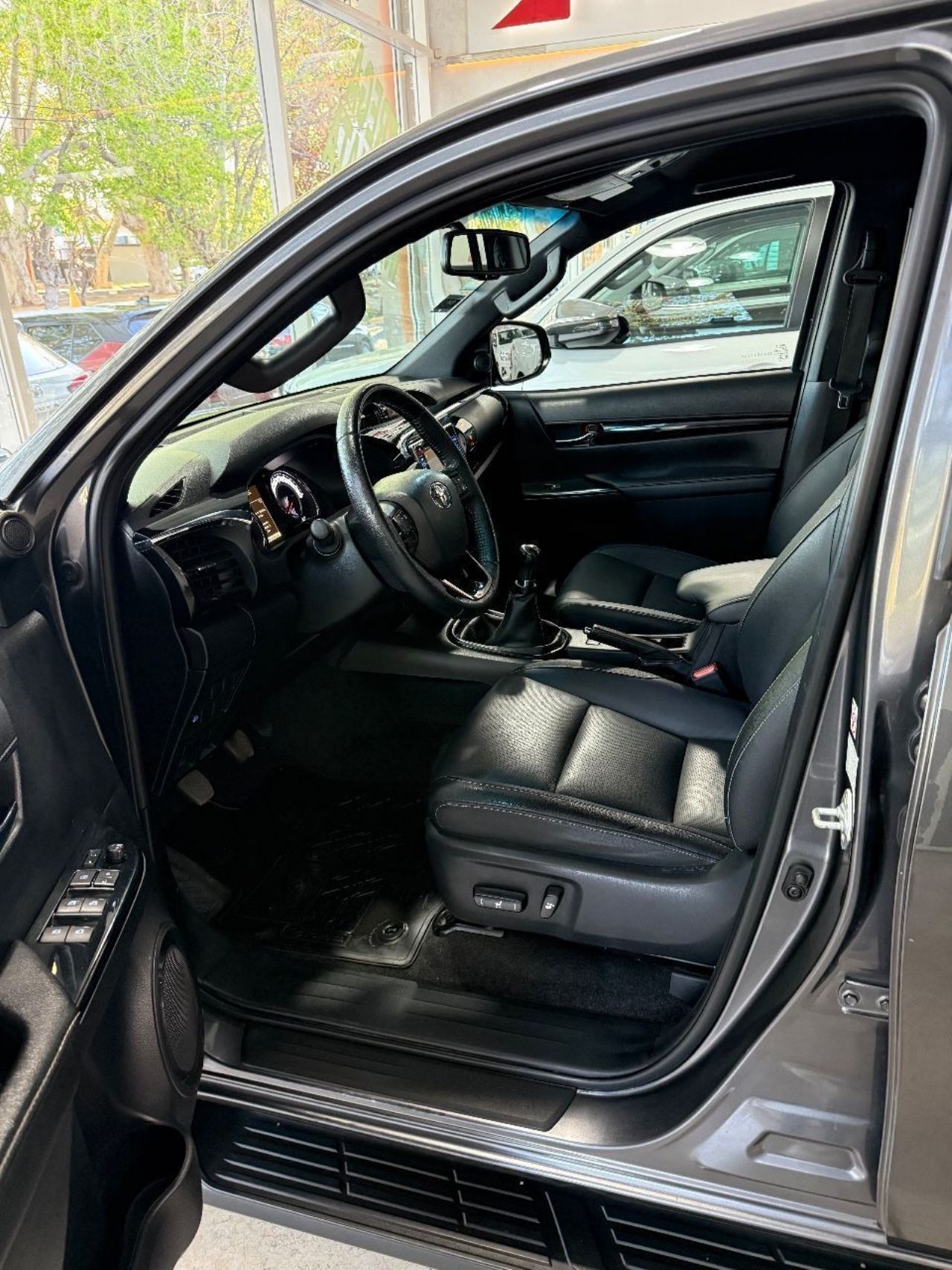 Toyota Hilux Usada Financiado en Mendoza, deRuedas