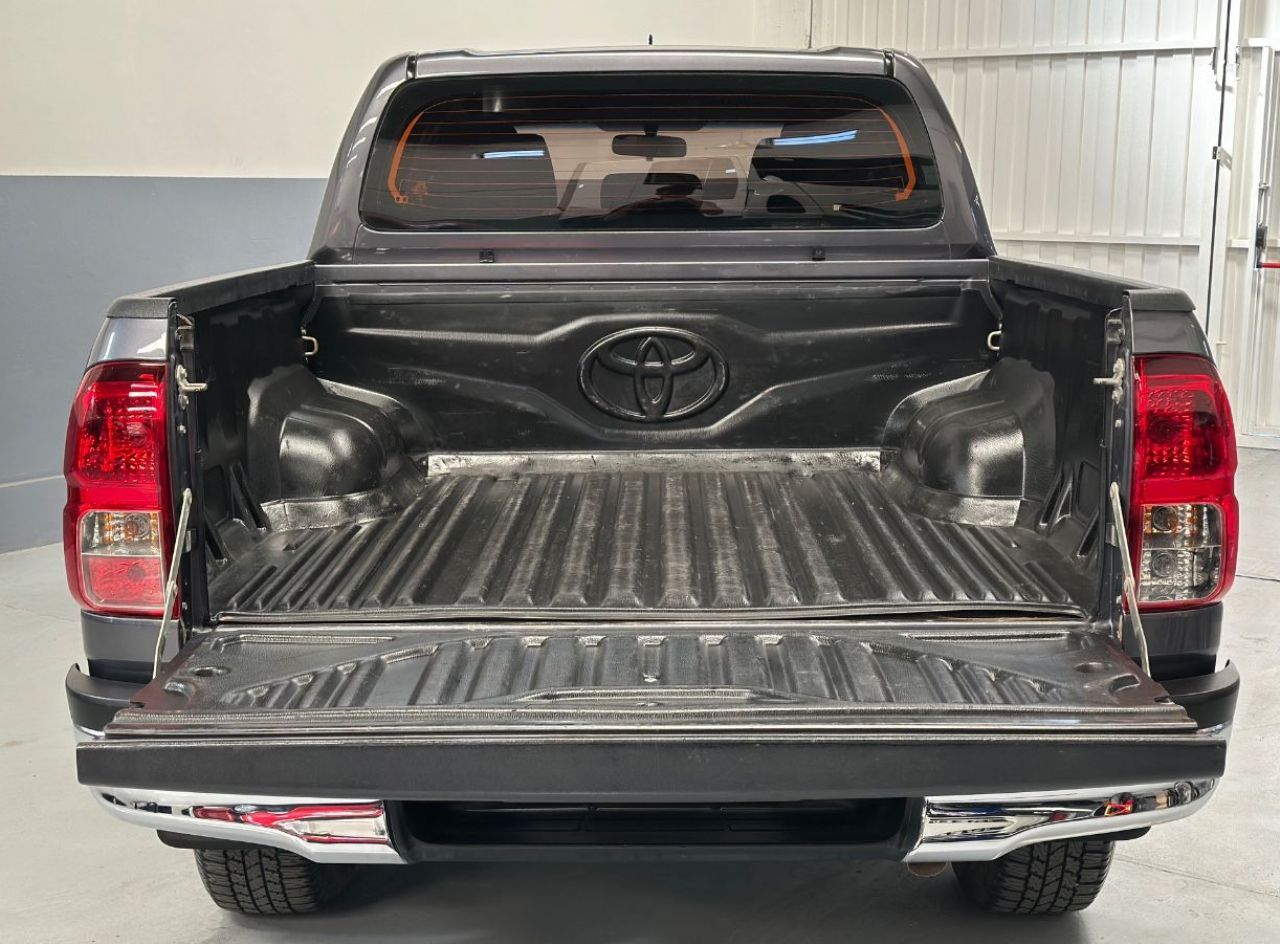 Toyota Hilux Usada Financiado en Mendoza, deRuedas