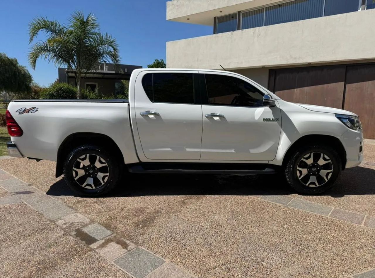 Toyota Hilux Usada en Córdoba, deRuedas