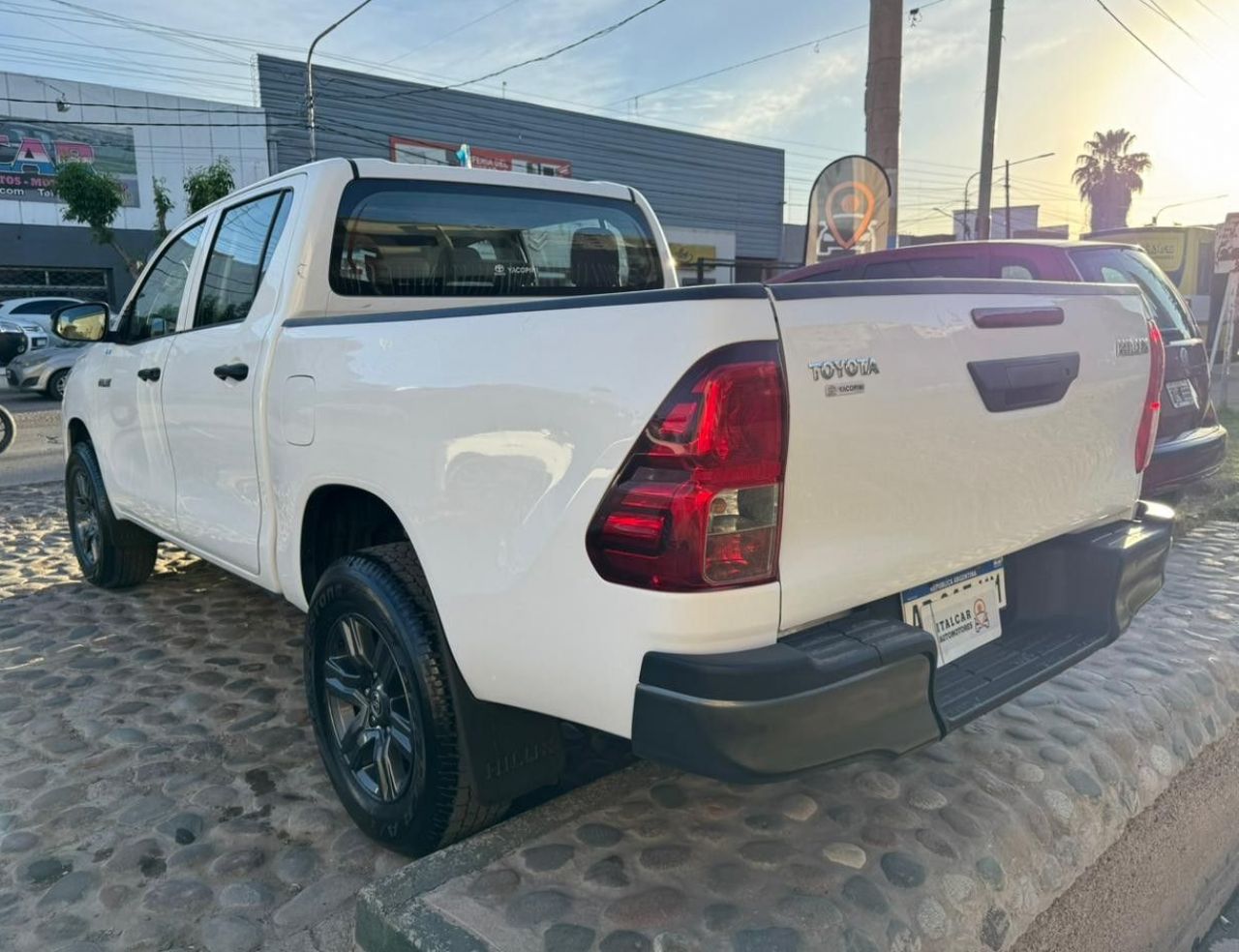 Toyota Hilux Usada Financiado en Mendoza, deRuedas