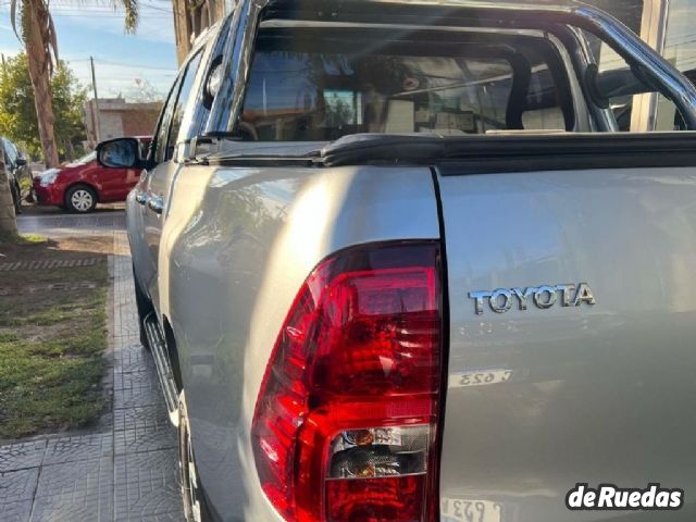 Toyota Hilux Usada en San Juan, deRuedas