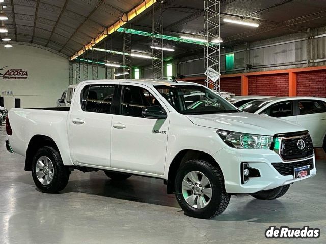 Toyota Hilux Usada en San Juan, deRuedas