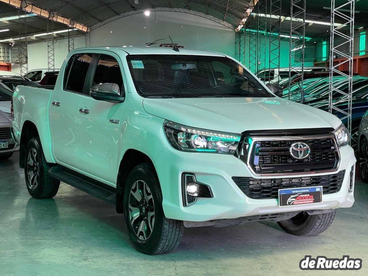 Toyota Hilux Usada en San Juan, deRuedas