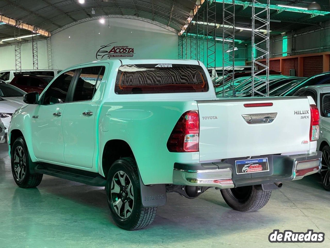 Toyota Hilux Usada en San Juan, deRuedas