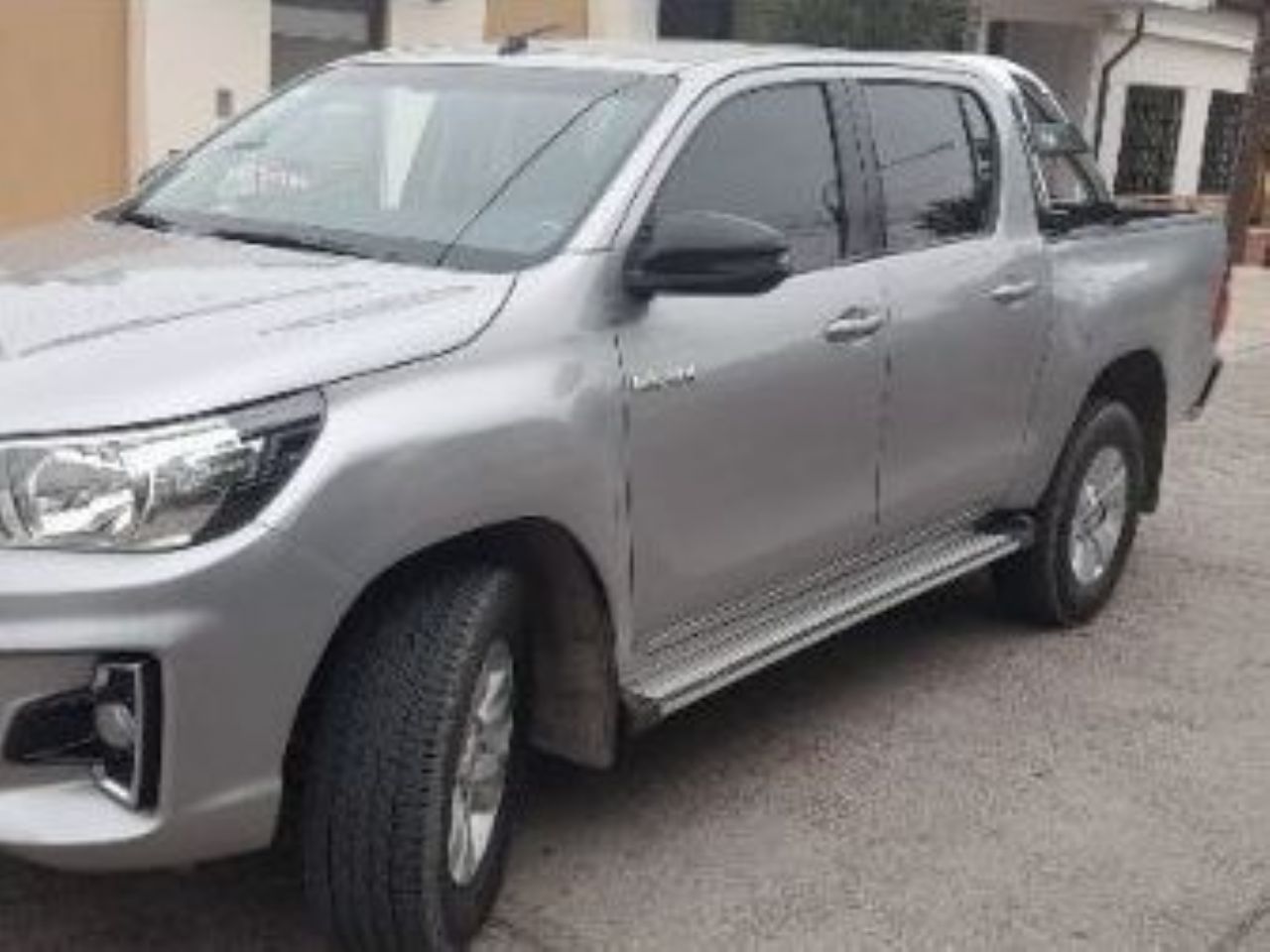 Toyota Hilux Usada en Mendoza, deRuedas