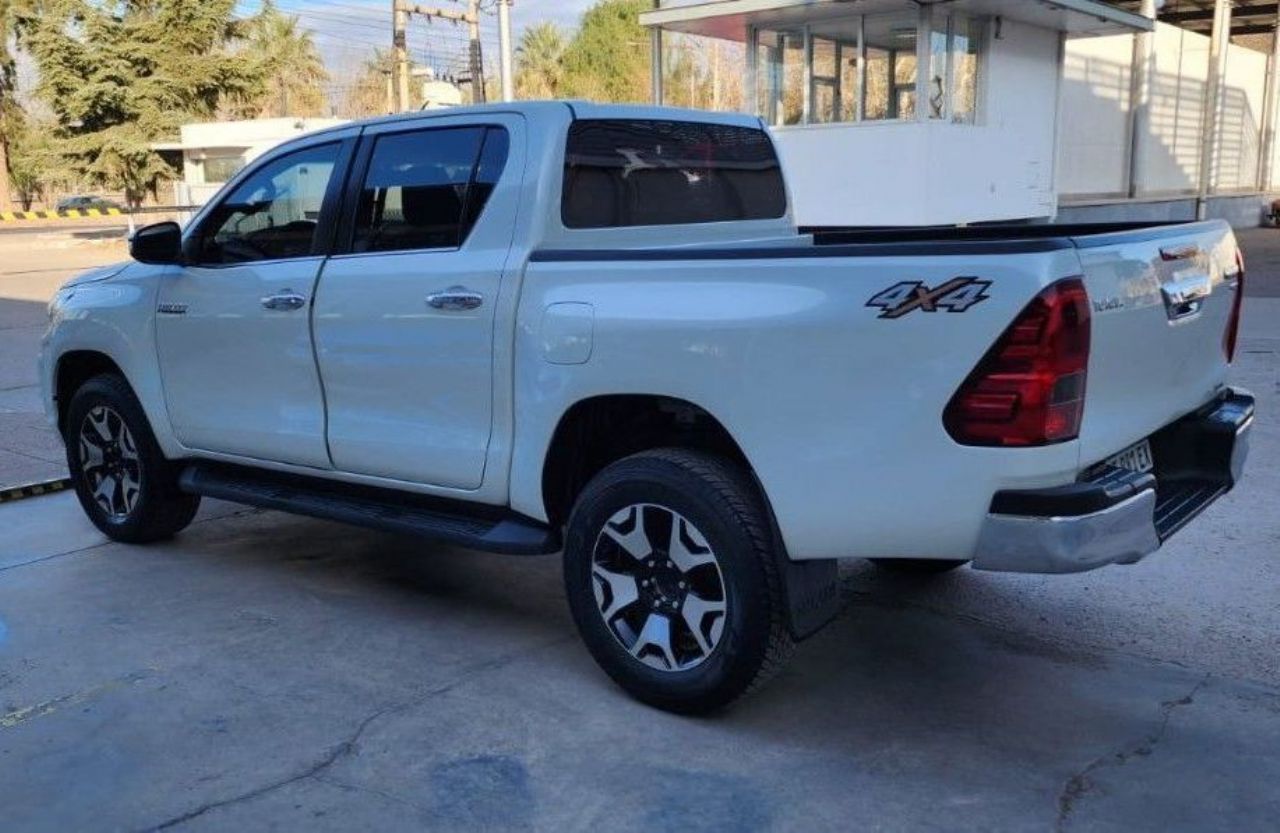 Toyota Hilux Usada en Mendoza, deRuedas