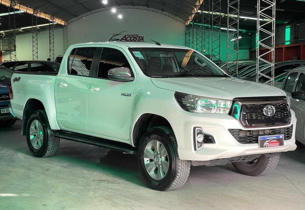 Toyota Hilux Usada en San Juan, deRuedas