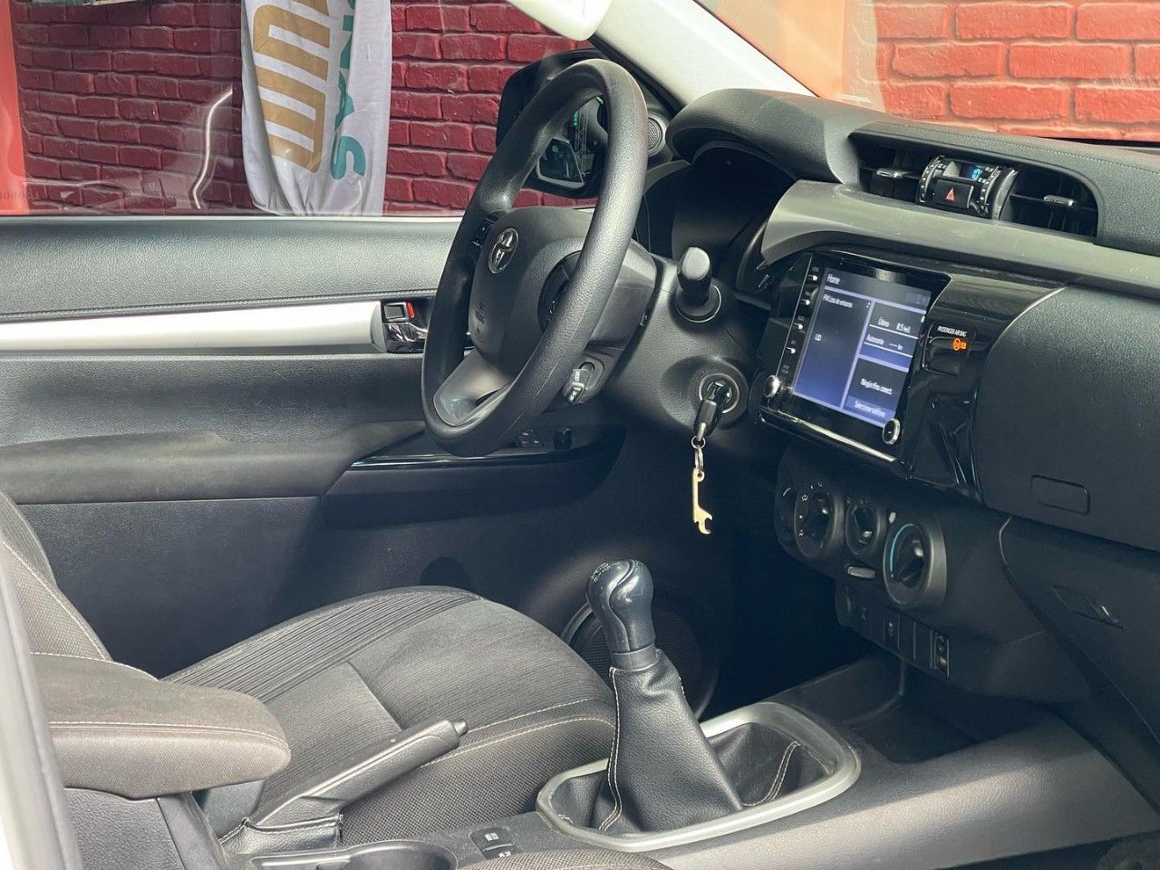 Toyota Hilux Usada en San Juan, deRuedas