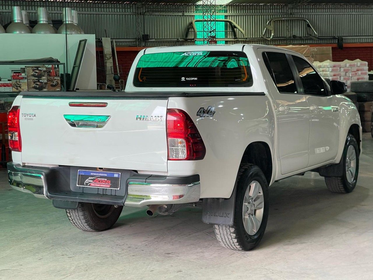 Toyota Hilux Usada en San Juan, deRuedas