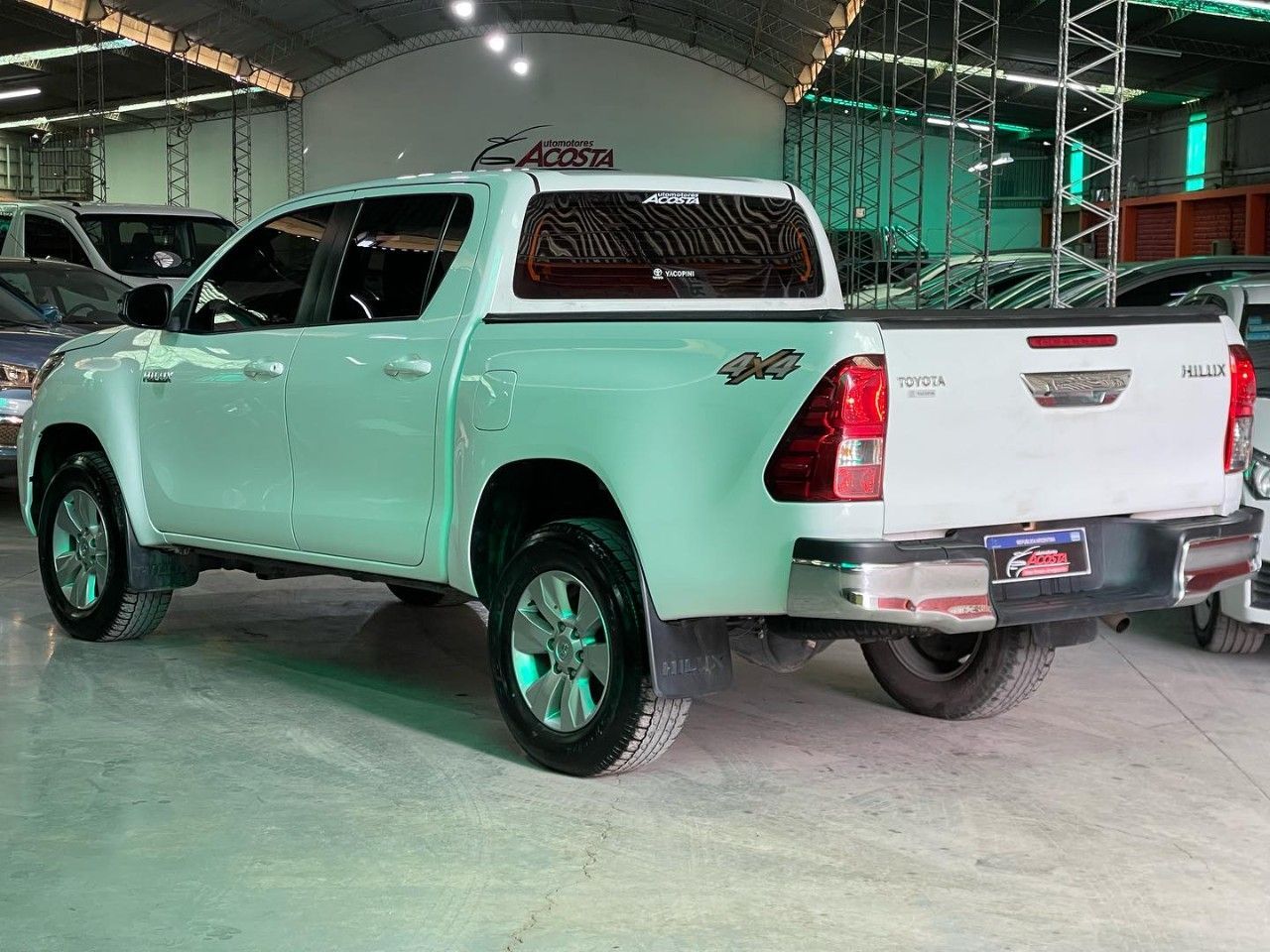Toyota Hilux Usada en San Juan, deRuedas