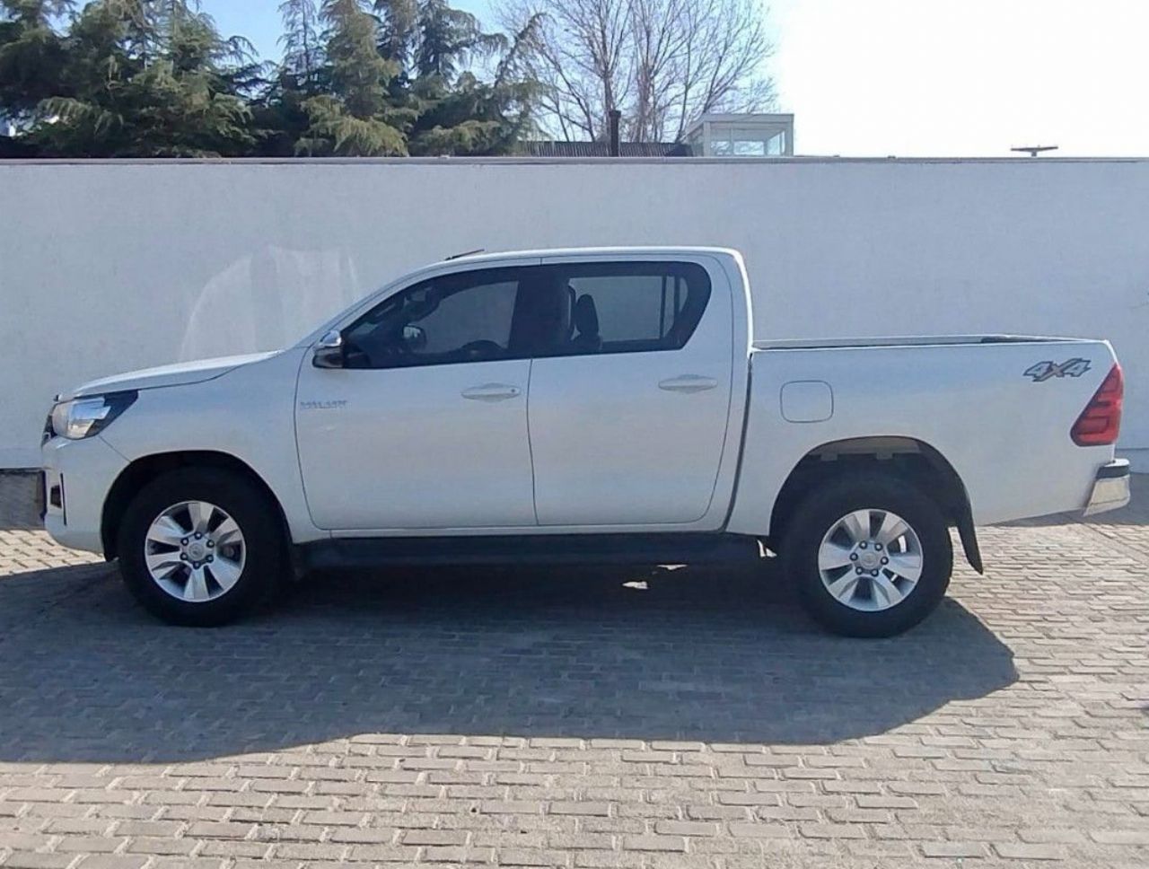 Toyota Hilux Usada en San Luis, deRuedas
