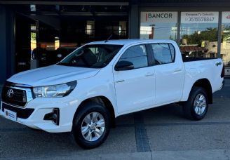 Toyota Hilux Usada en Córdoba Financiado