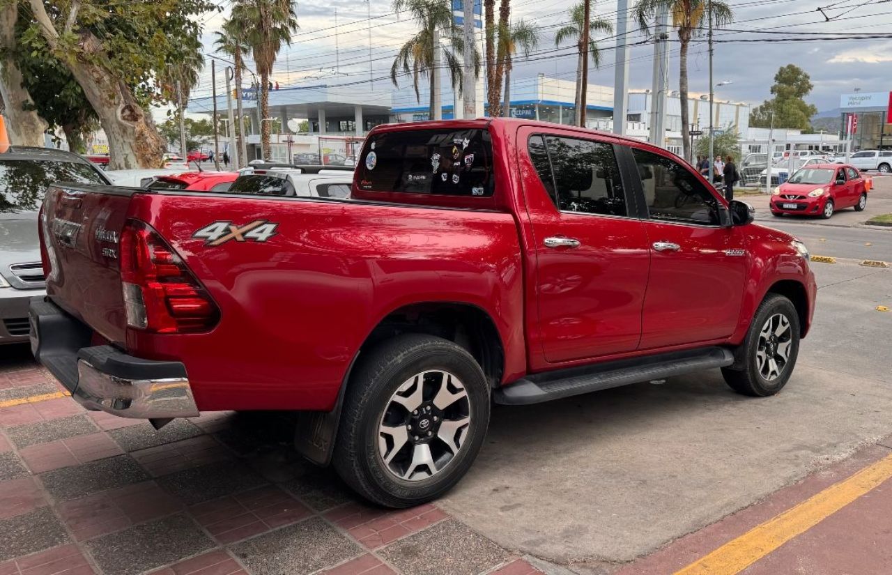 Toyota Hilux Usada en Mendoza, deRuedas