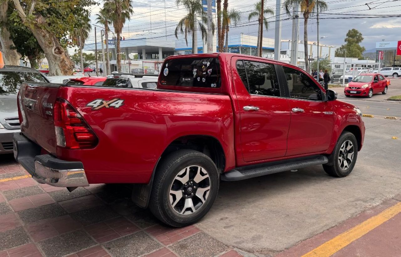 Toyota Hilux Usada en Mendoza, deRuedas