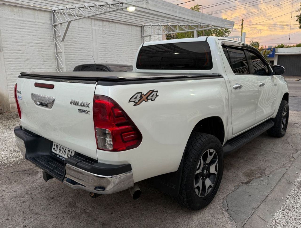 Toyota Hilux Usada en San Luis, deRuedas
