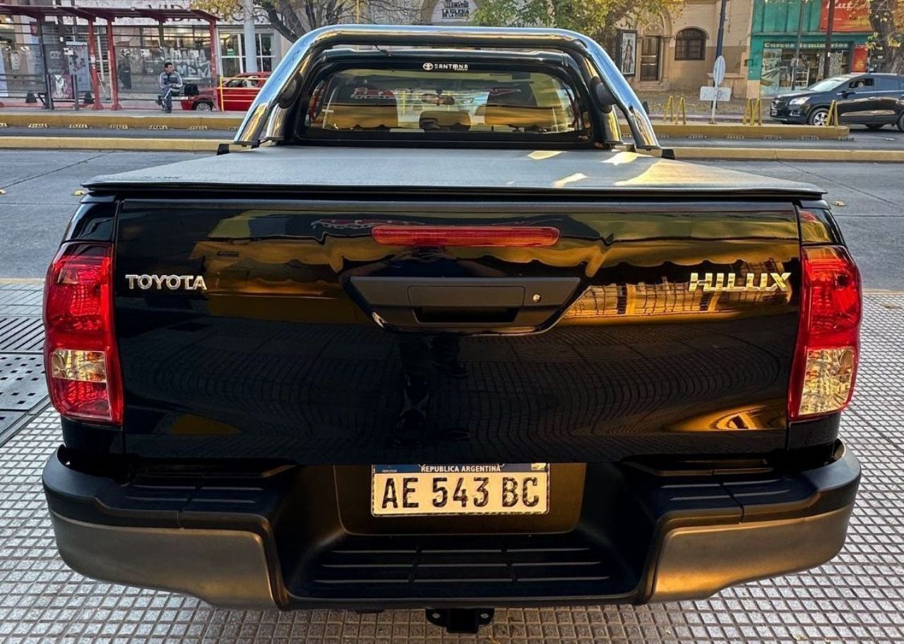 Toyota Hilux Usada Financiado en Mendoza, deRuedas