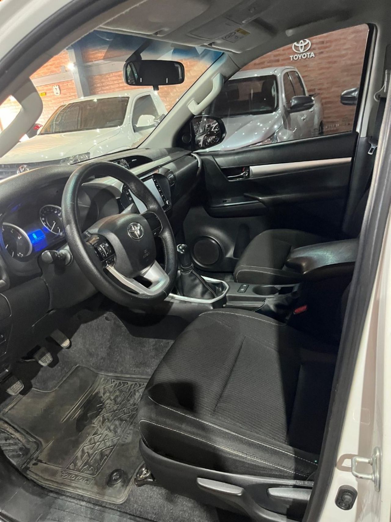 Toyota Hilux Usada Financiado en San Juan, deRuedas