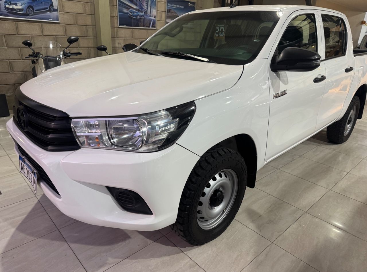 Toyota Hilux Usada Financiado en Mendoza, deRuedas
