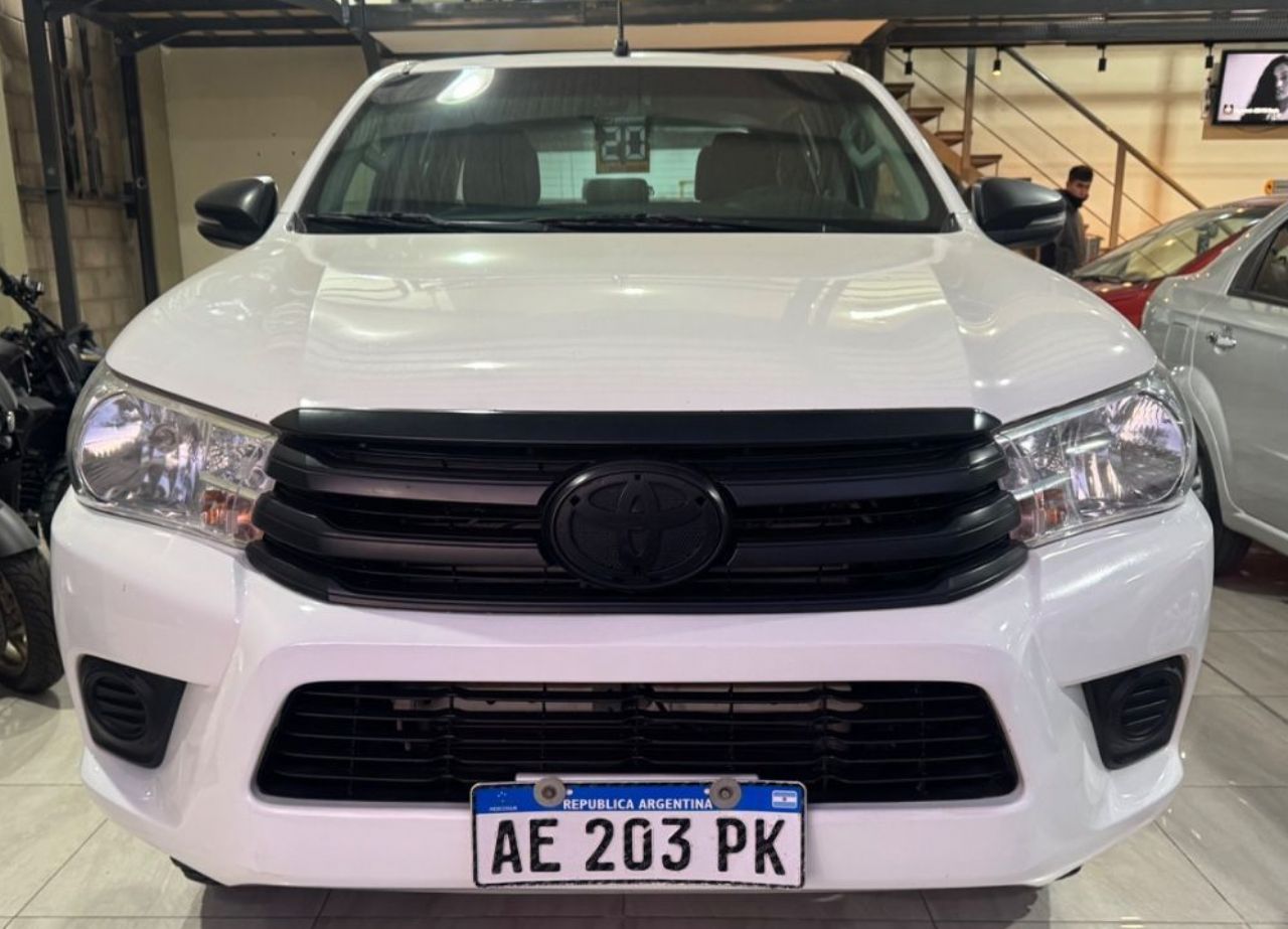 Toyota Hilux Usada Financiado en Mendoza, deRuedas