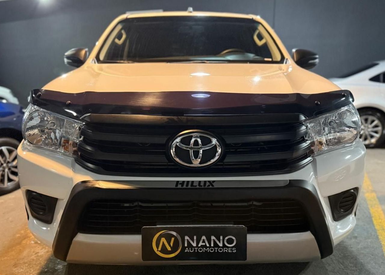 Toyota Hilux Usada en Córdoba, deRuedas