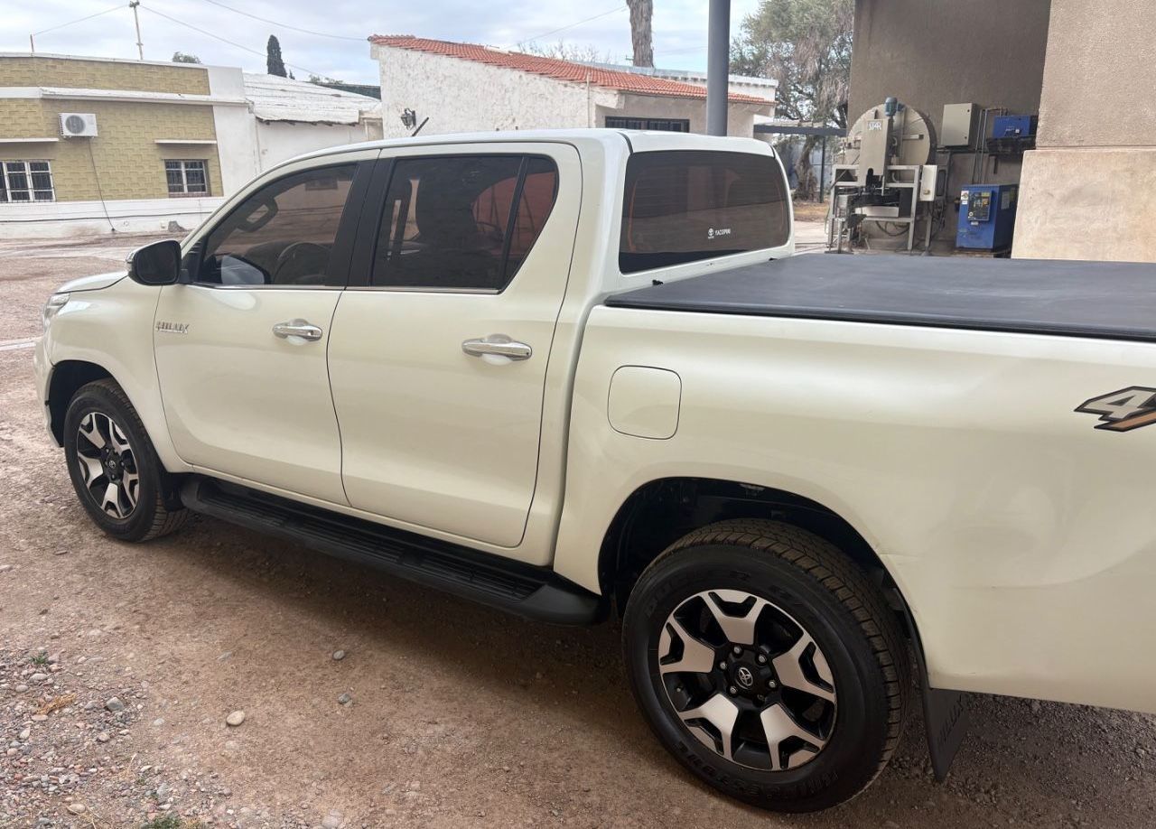 Toyota Hilux Usada en Mendoza, deRuedas