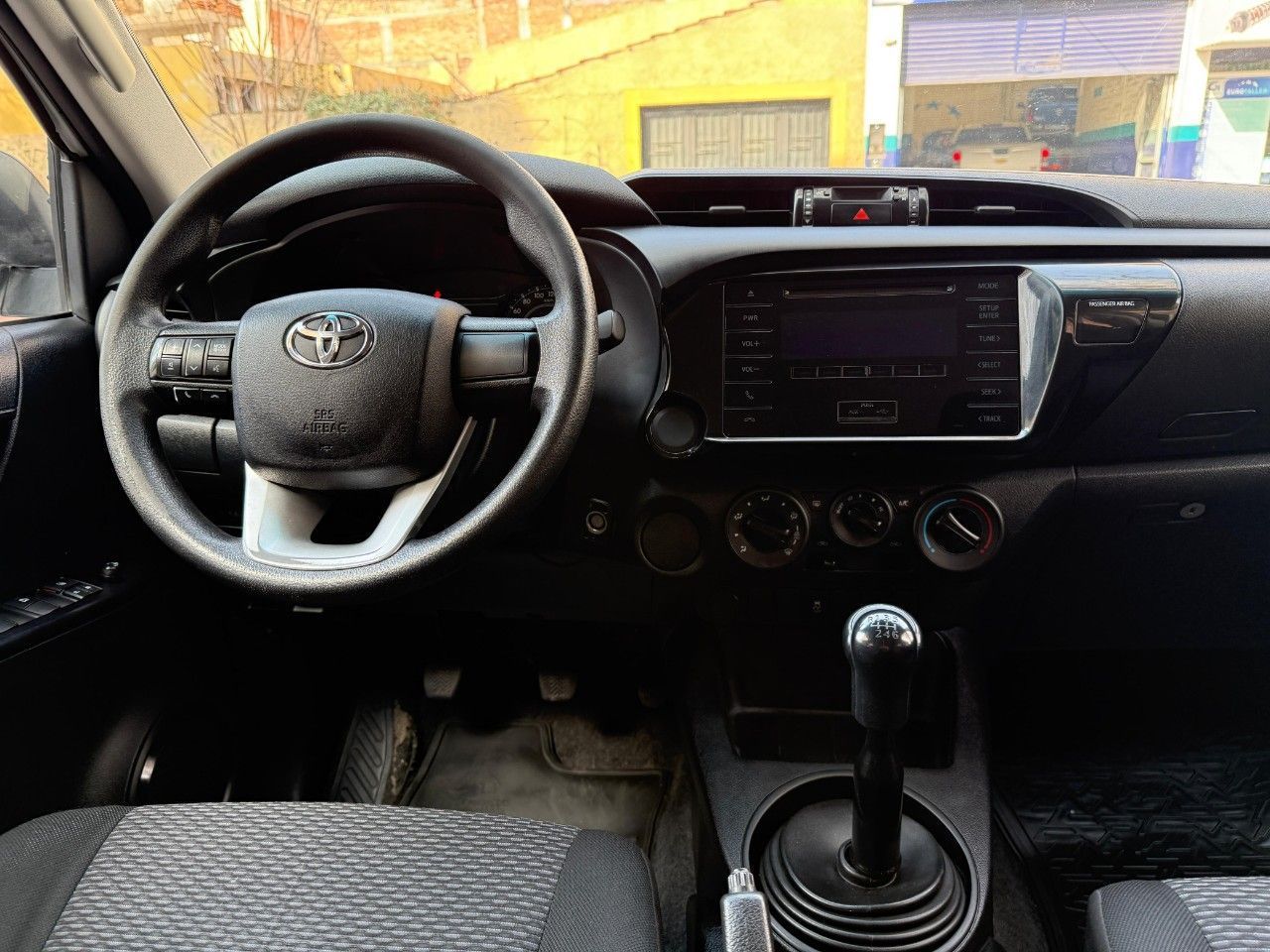 Toyota Hilux Usada Financiado en Mendoza, deRuedas