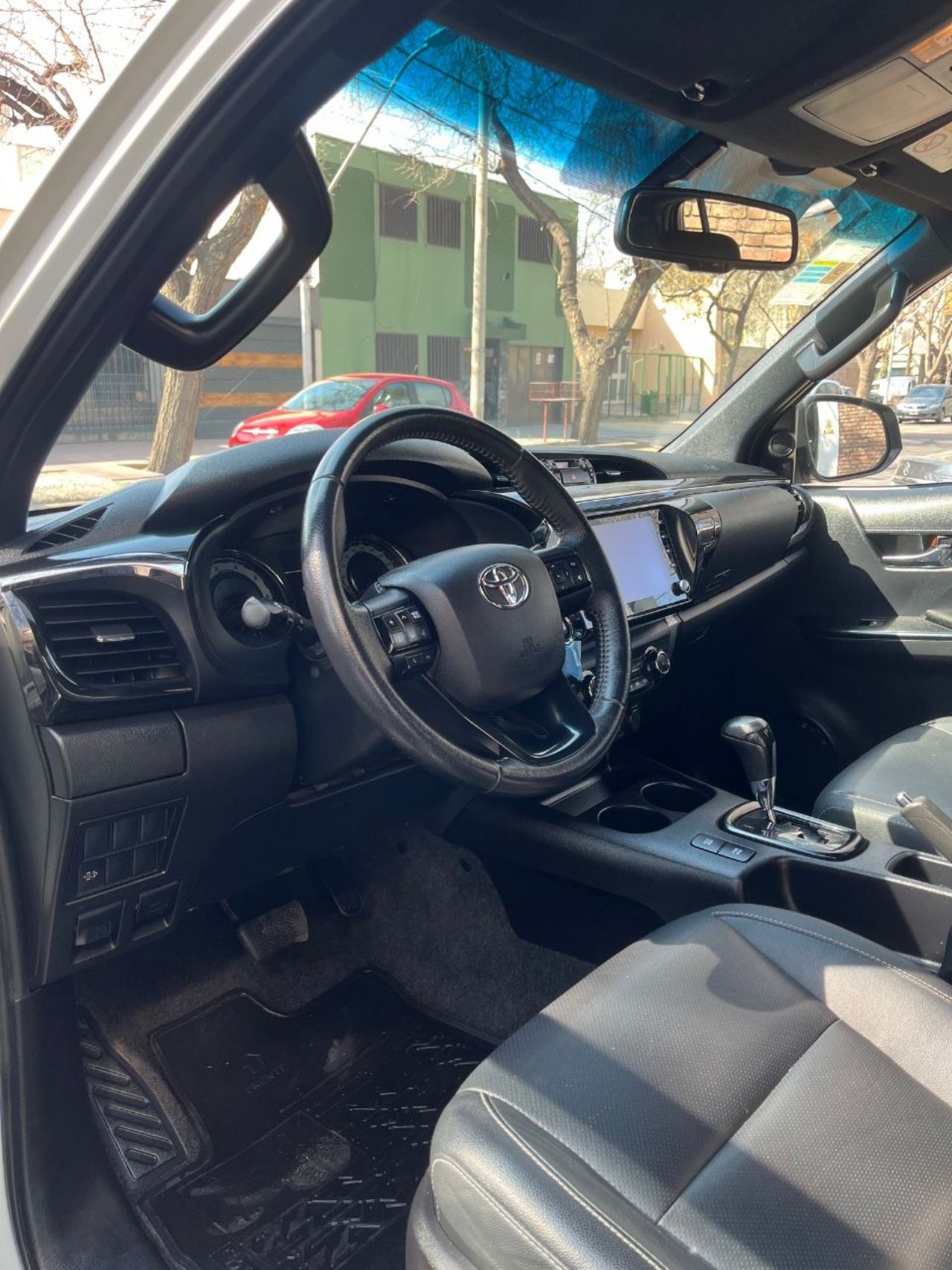 Toyota Hilux Usada Financiado en Mendoza, deRuedas