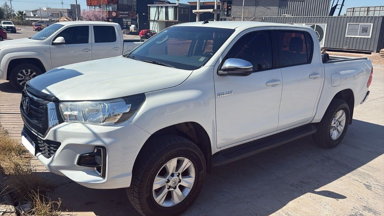 Toyota Hilux Usada Financiado en Mendoza, deRuedas