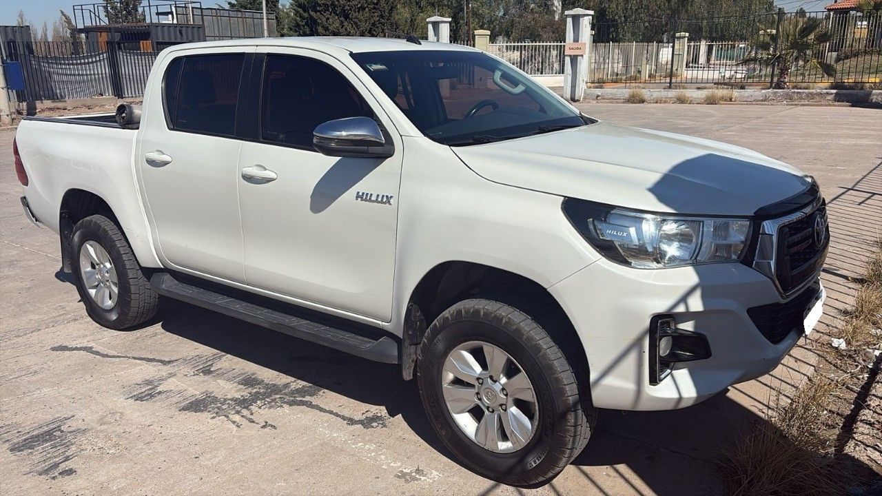Toyota Hilux Usada Financiado en Mendoza, deRuedas