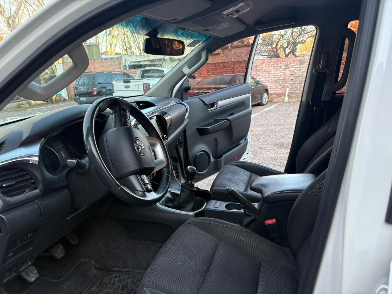 Toyota Hilux Usada Financiado en Mendoza, deRuedas