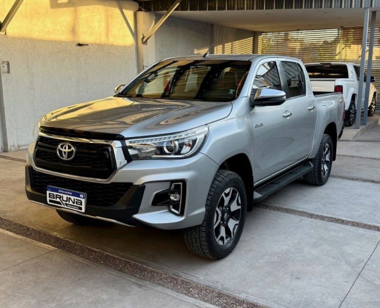 Toyota Hilux Usada Financiado en Mendoza, deRuedas