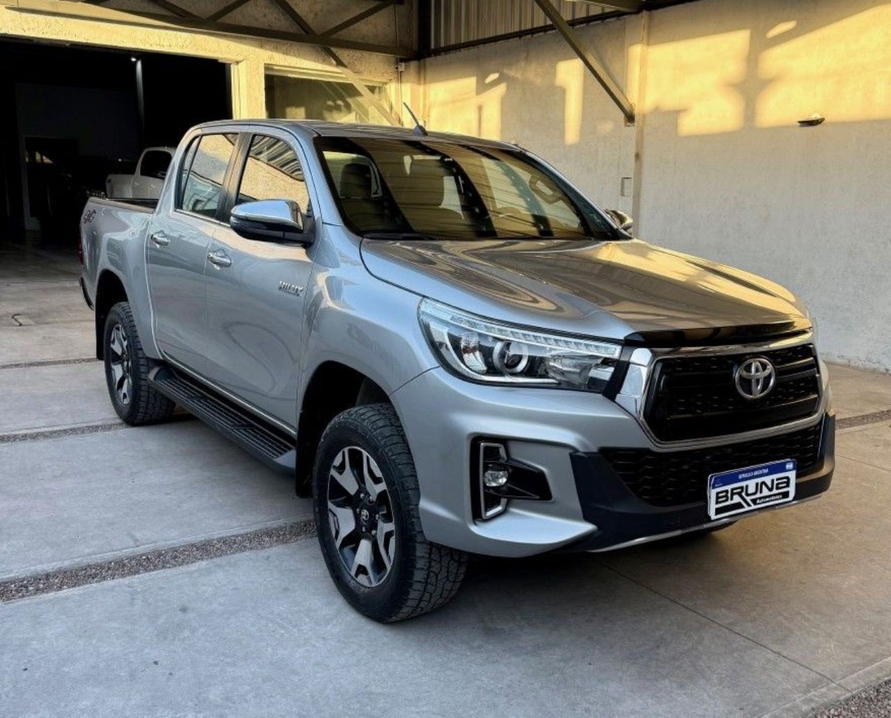 Toyota Hilux Usada Financiado en Mendoza, deRuedas