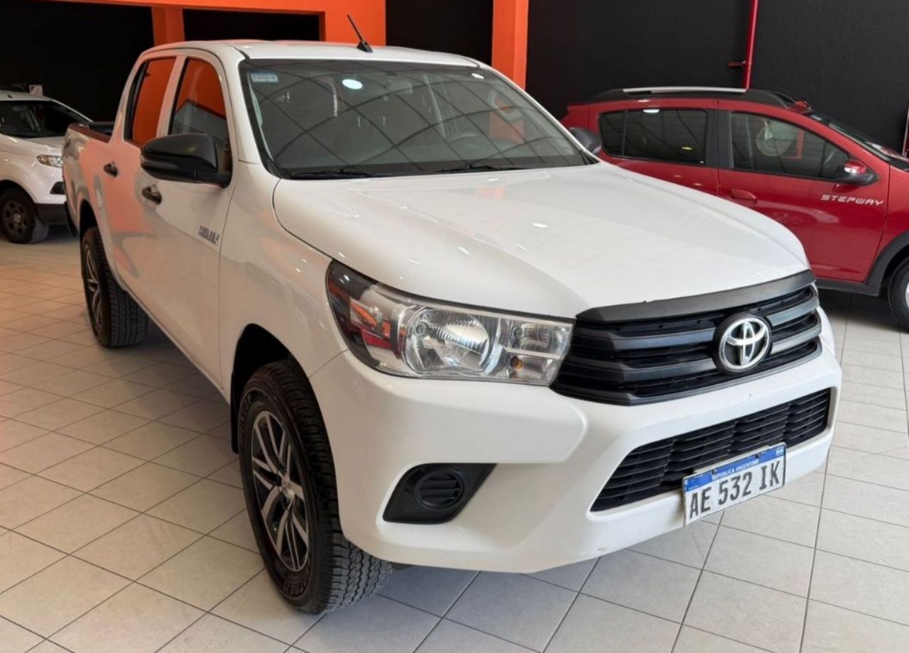 Toyota Hilux Usada Financiado en Mendoza, deRuedas