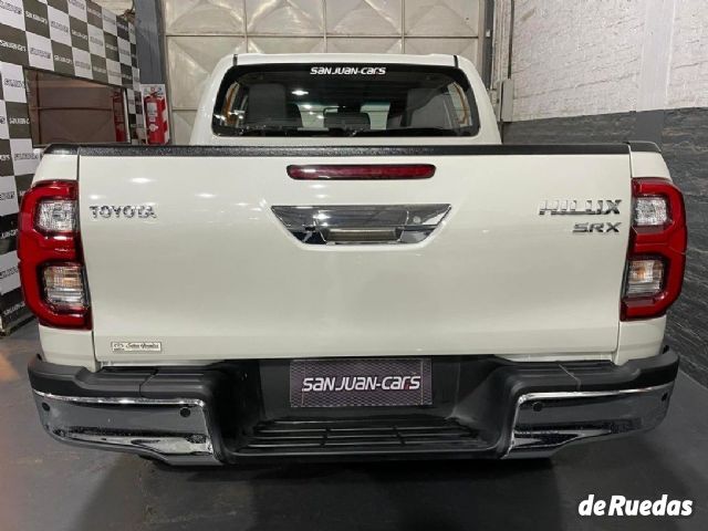 Toyota Hilux Usada en San Juan, deRuedas