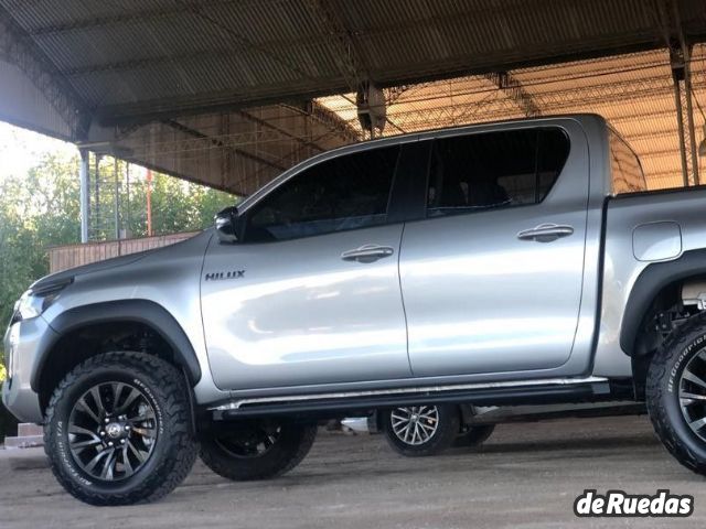 Toyota Hilux Usada en San Juan, deRuedas