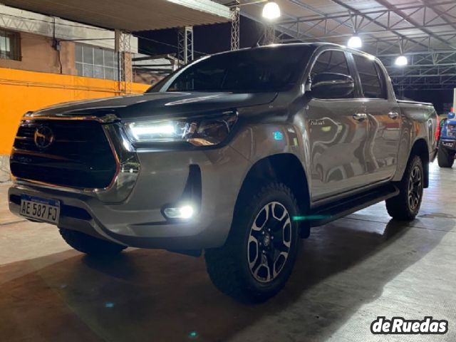 Toyota Hilux Usada en San Juan, deRuedas