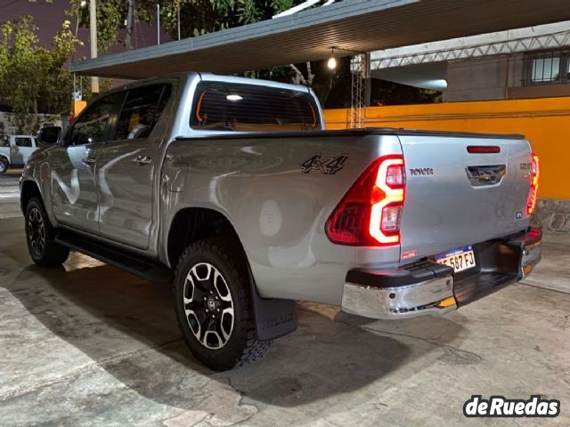 Toyota Hilux Usada en San Juan, deRuedas