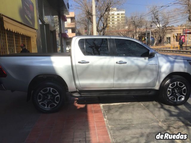 Toyota Hilux Usada en Mendoza, deRuedas