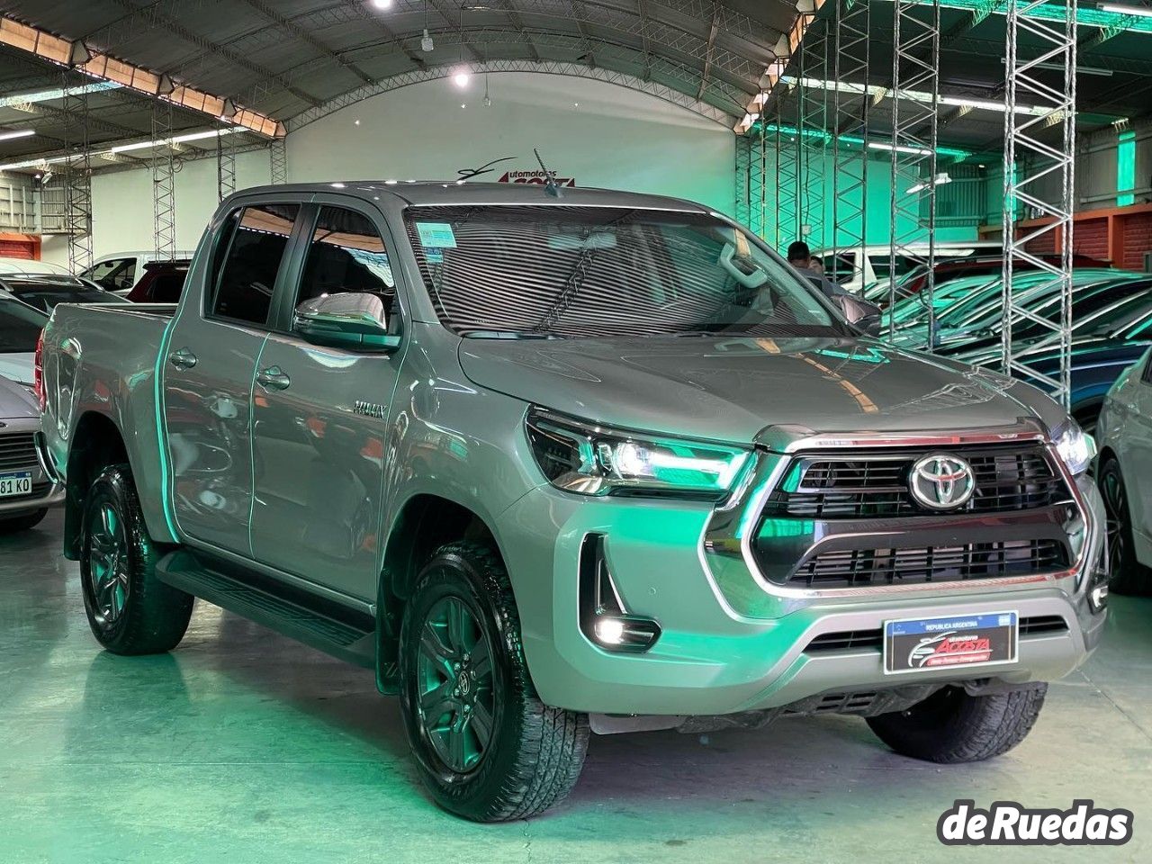 Toyota Hilux Usada en San Juan, deRuedas