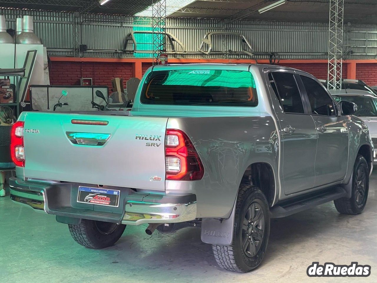 Toyota Hilux Usada en San Juan, deRuedas