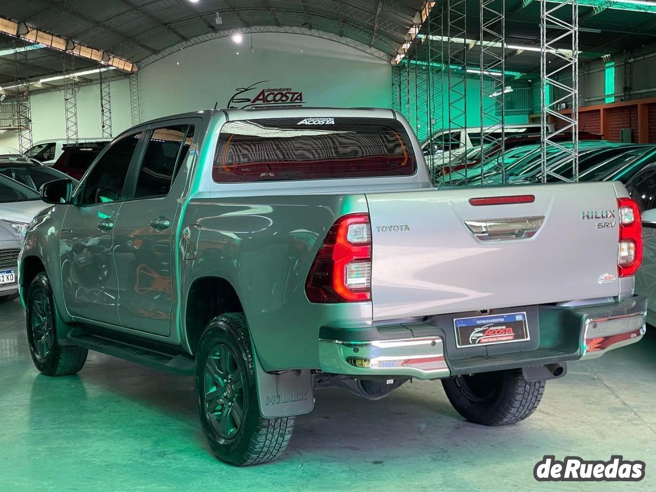 Toyota Hilux Usada en San Juan, deRuedas