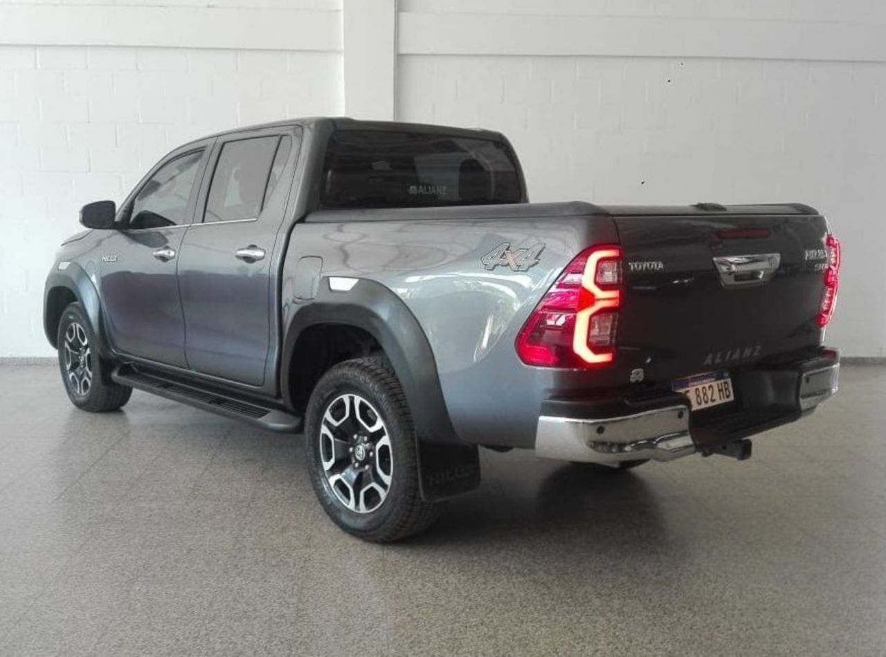 Toyota Hilux Usada en San Luis, deRuedas