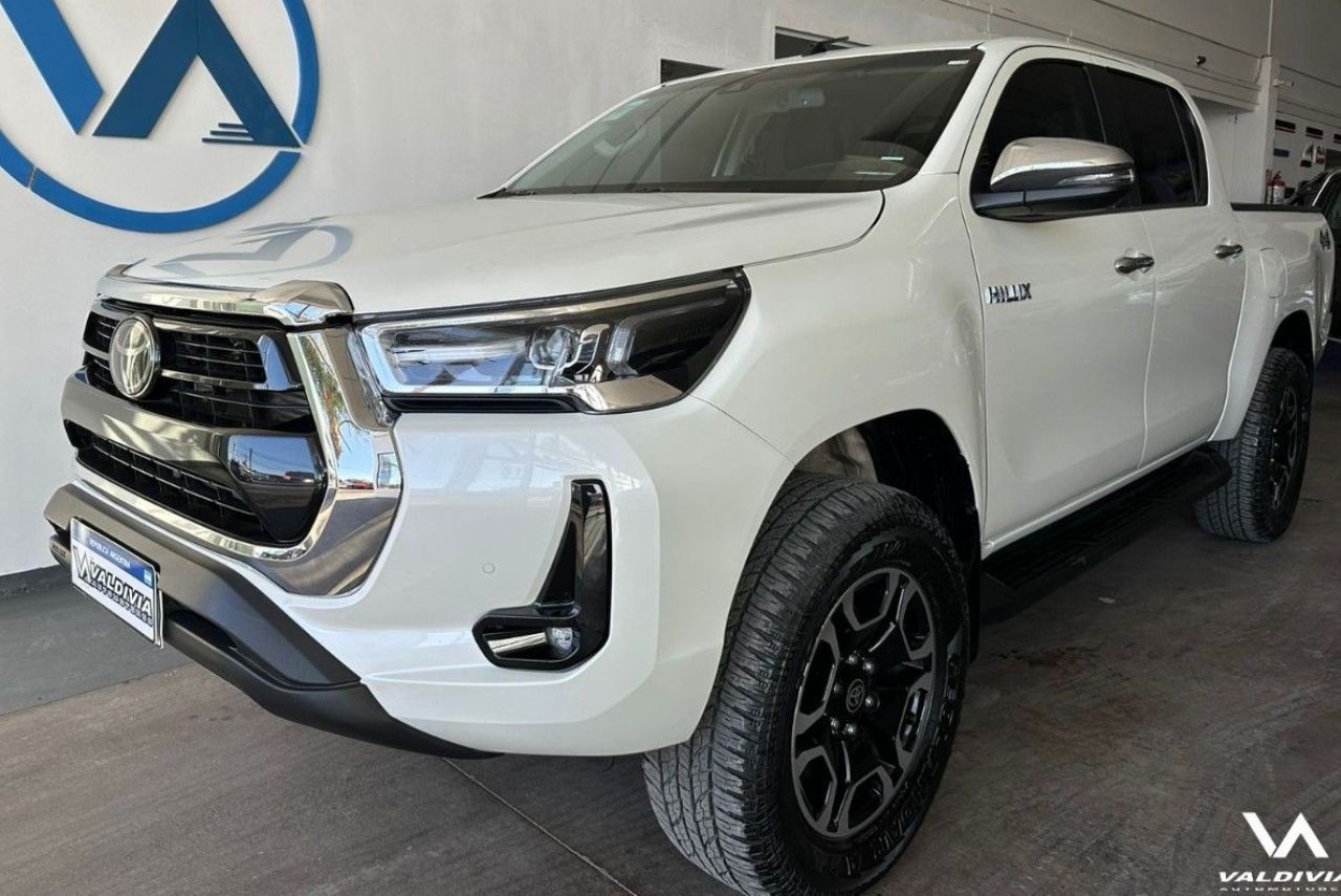 Toyota Hilux Usada en San Juan, deRuedas