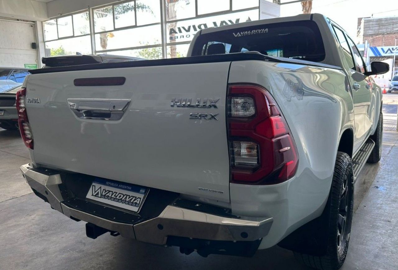 Toyota Hilux Usada en San Juan, deRuedas