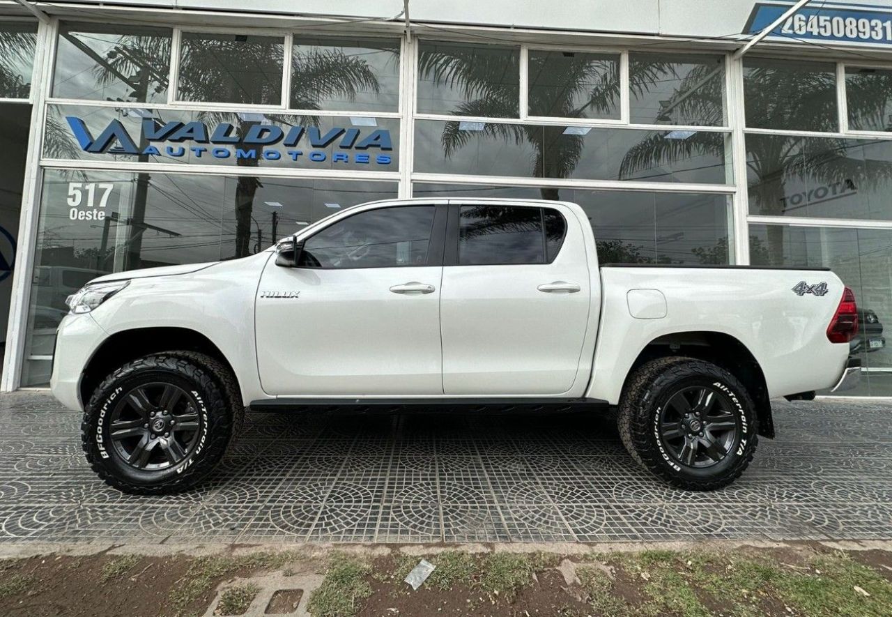 Toyota Hilux Usada en San Juan, deRuedas