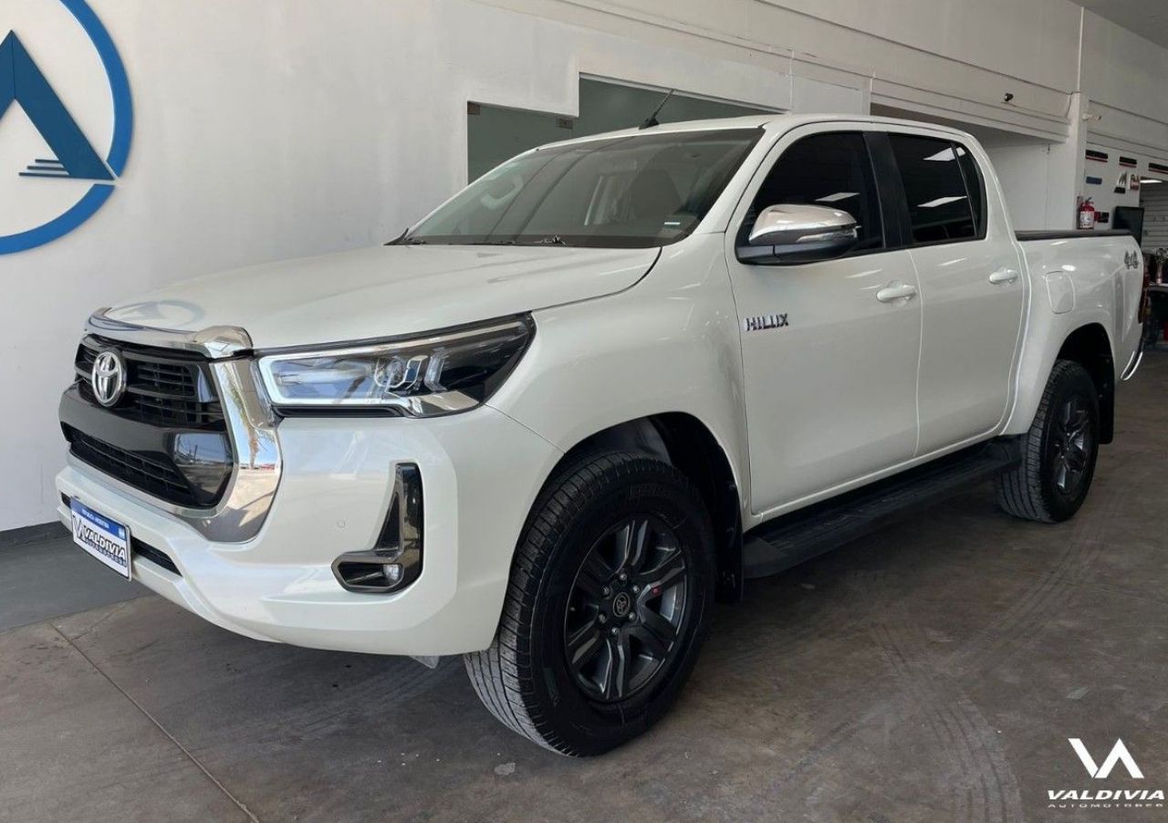 Toyota Hilux Usada en San Juan, deRuedas